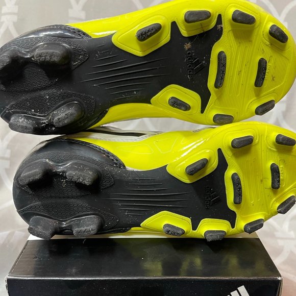 Kids Soccer Shoes - Picture 6 of 6